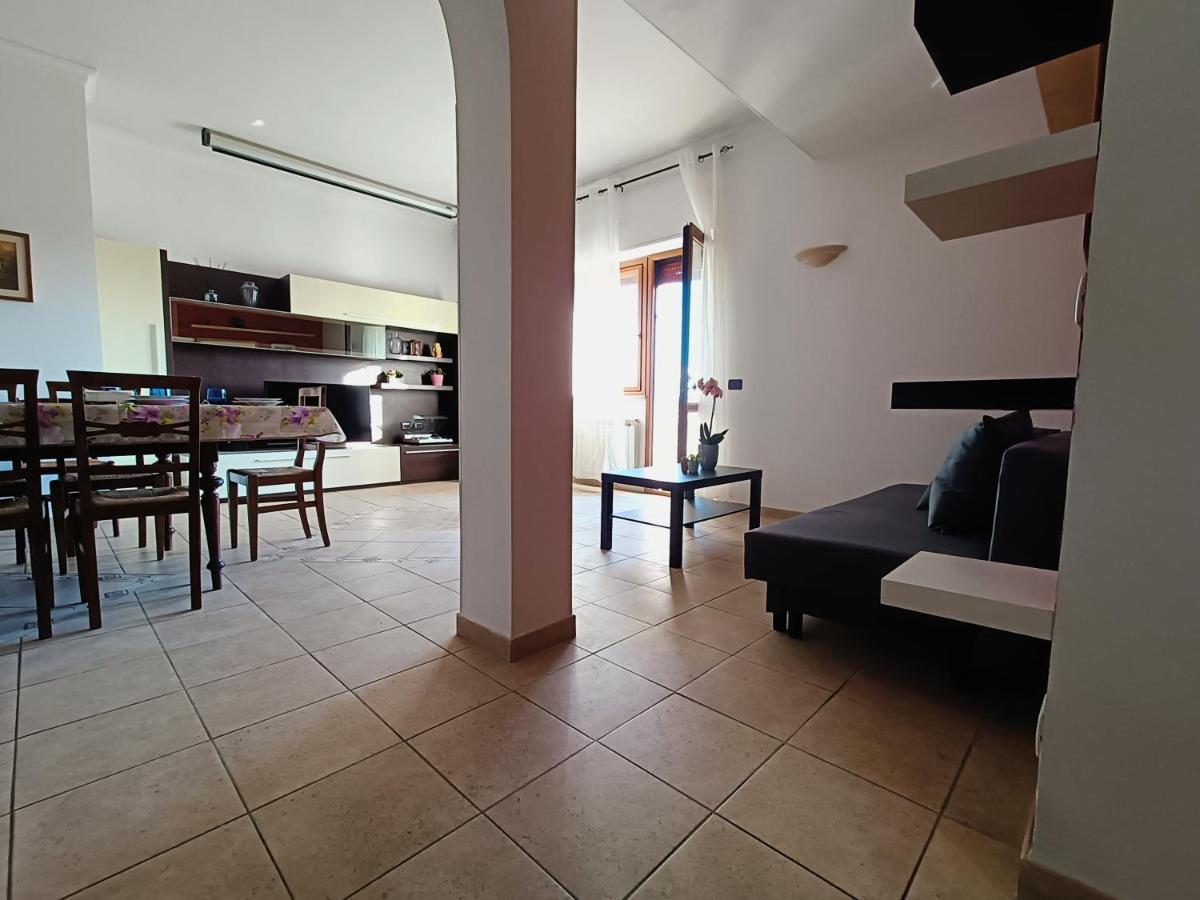 רומא Avellini - Delightful And Spacious Apartment With Terrace - Near Metro A Cornelia מראה חיצוני תמונה